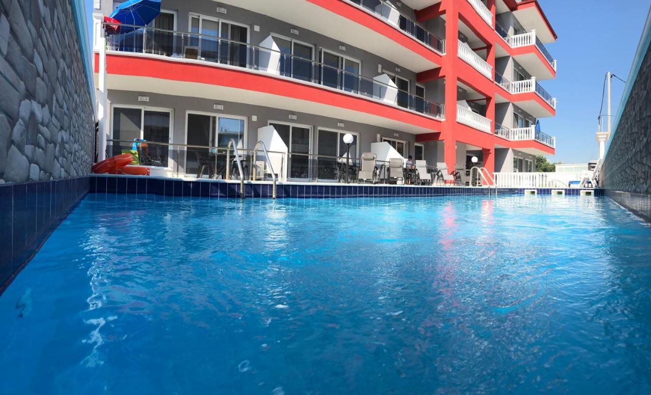 Red Luxury Aqua Aparthotel Paralía Exterior foto