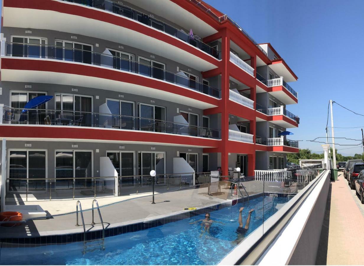 Red Luxury Aqua Aparthotel Paralía Exterior foto